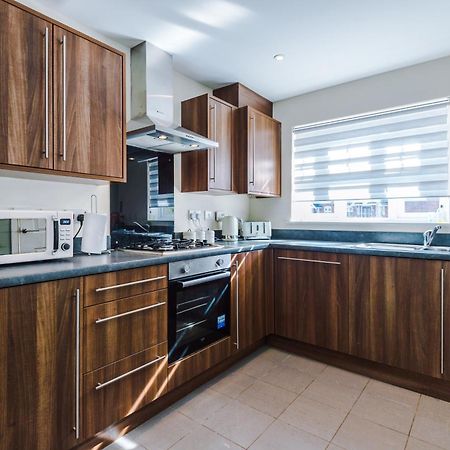 Modern Semi Detached In A Quiet Location, Driveway Parking Βίλα Ewloe Εξωτερικό φωτογραφία